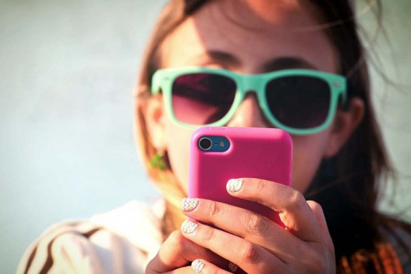 Her Boyfriend Wants to Sext. So This Is What She Does.